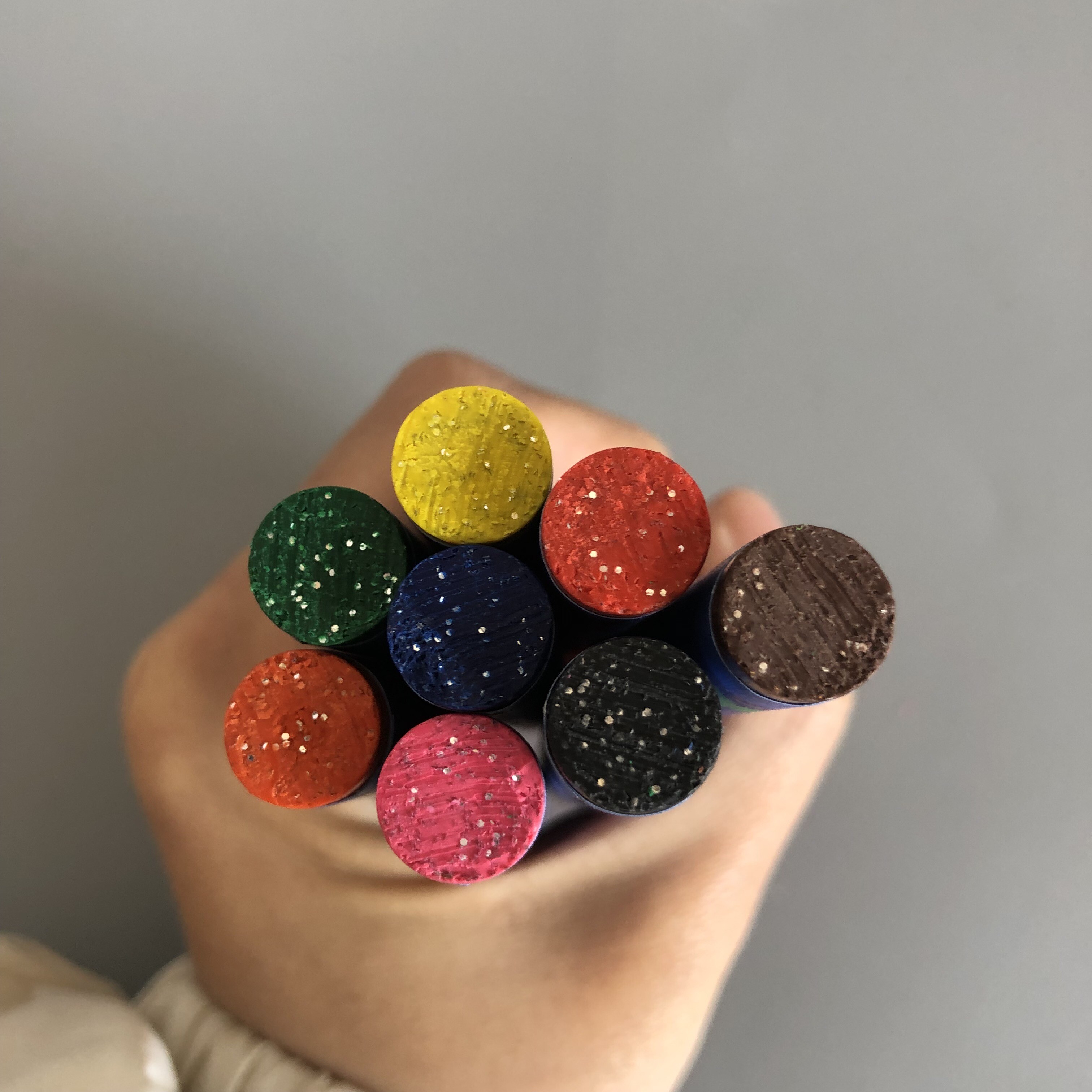 Student DIY Coloring Crayons with Gold Onion Powder